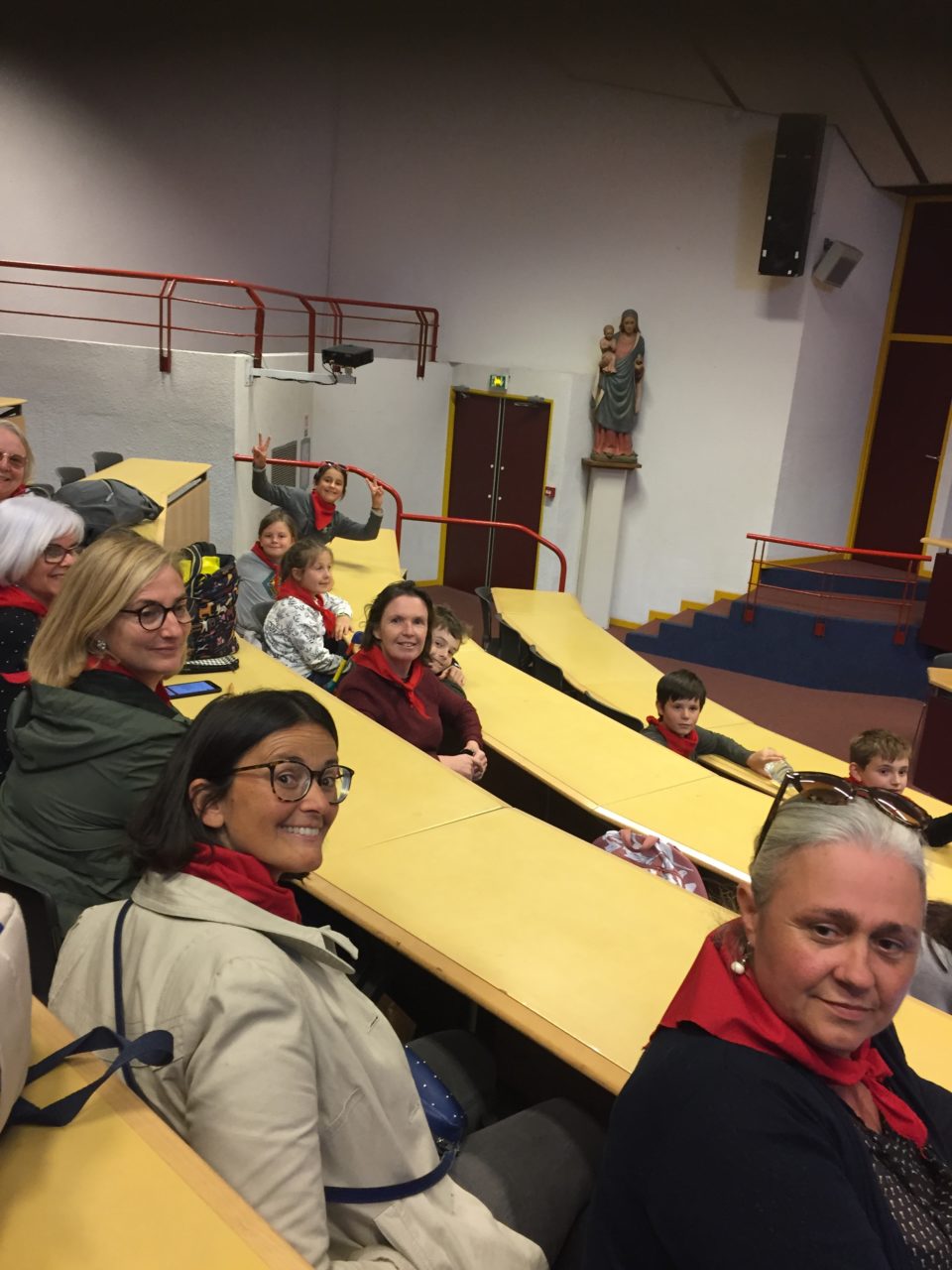 Sortie à Lourdes des enfants des CM1 et CM2 de la paroisse saint Pierre de l’Océan Paroisse